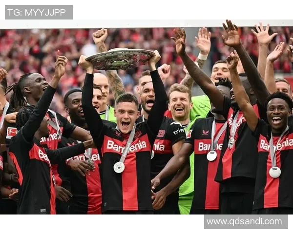 德国足球传奇明星退役之路与夺冠辉煌回顾