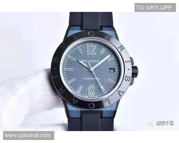 足球明星墨镜炫酷亮相引领时尚潮流尽显魅力风范